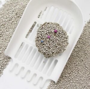 Bentonite cat litter