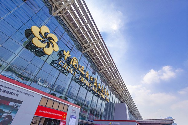 Puyuan (Dalian) Pet Products Co., Ltd. Shines at the 129th Canton Fair, Showcasing Strong Production Capacity and Premium Quality